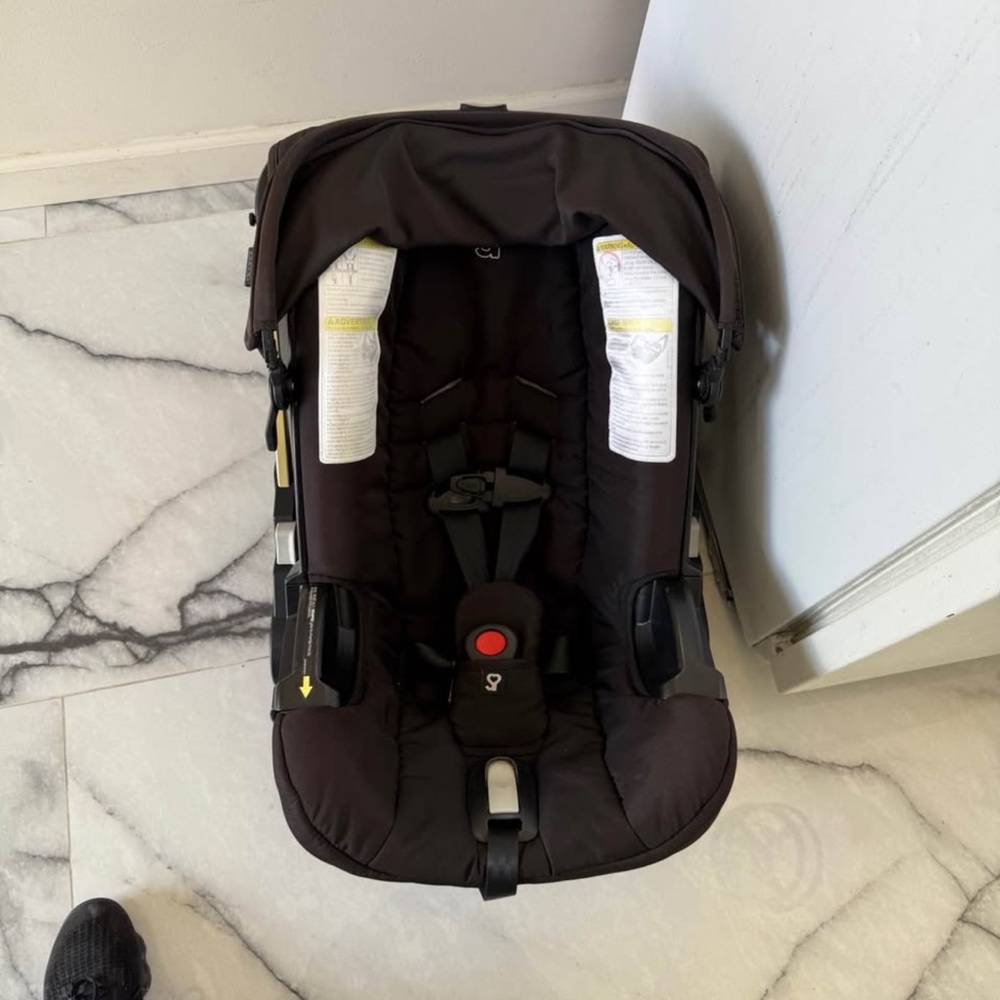 Infant Car Seat in Black